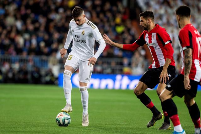 雷霆力克快船13连胜 拉塞尔伤退篮网险胜雄鹿